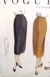 7126 Vogue 1954 INVERTED BACK PLEAT SLIM SKIRT PATTERN 24" Waist Cut